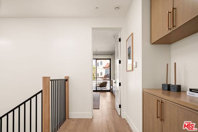 8006 Nardian Way, Los Angeles, CA 90045