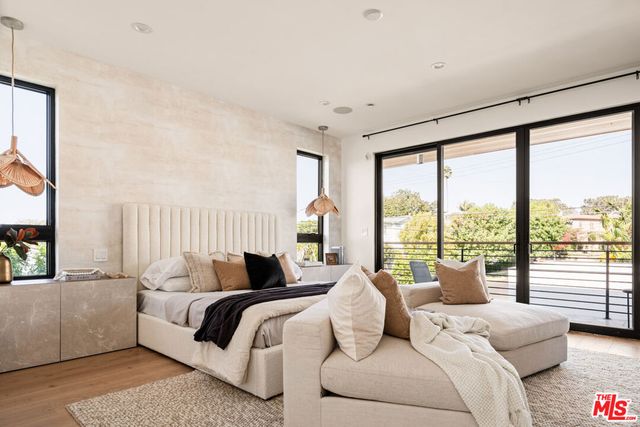 8006 Nardian Way, Los Angeles, CA 90045