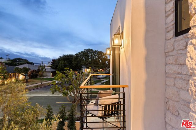 8006 Nardian Way, Los Angeles, CA 90045