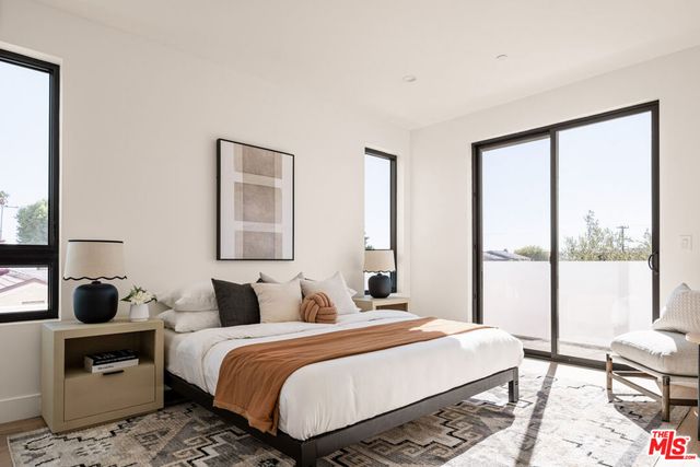 8006 Nardian Way, Los Angeles, CA 90045