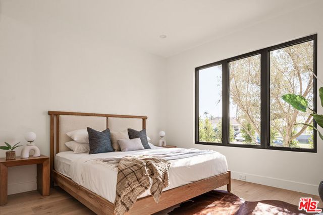 8006 Nardian Way, Los Angeles, CA 90045