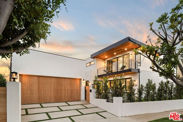 8006 Nardian Way, Los Angeles, CA 90045