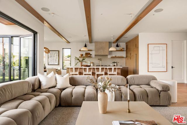8006 Nardian Way, Los Angeles, CA 90045