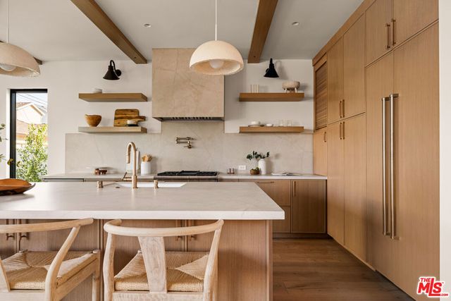 8006 Nardian Way, Los Angeles, CA 90045
