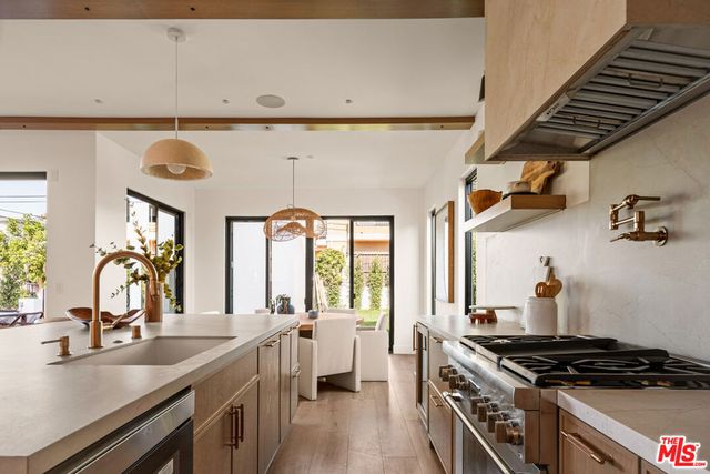 8006 Nardian Way, Los Angeles, CA 90045