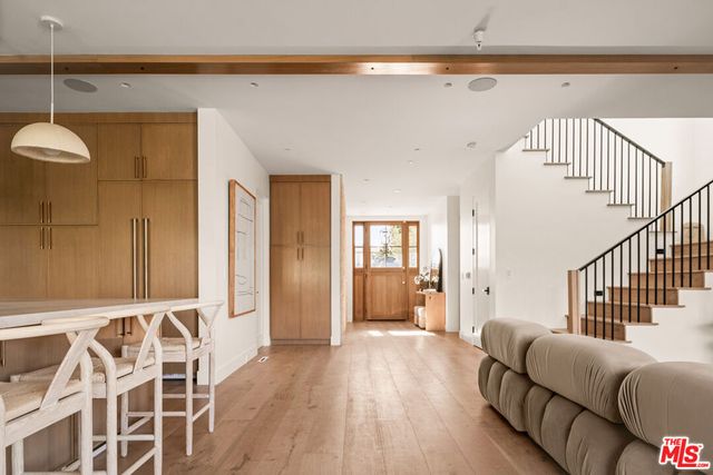8006 Nardian Way, Los Angeles, CA 90045