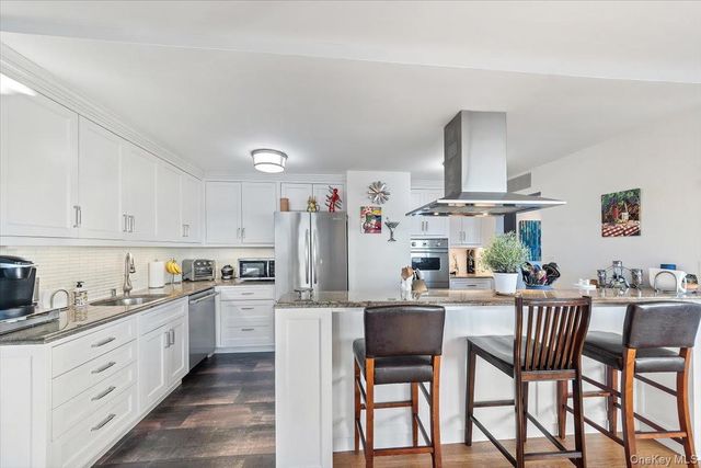3671 Hudson Manor Terrace 14L, Bronx, NY 10463