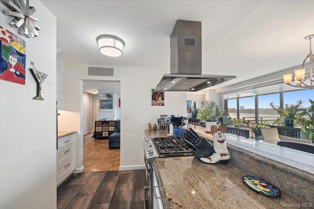 3671 Hudson Manor Terrace 14L, Bronx, NY 10463