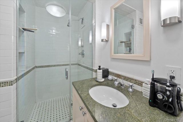 3671 Hudson Manor Terrace 14L, Bronx, NY 10463