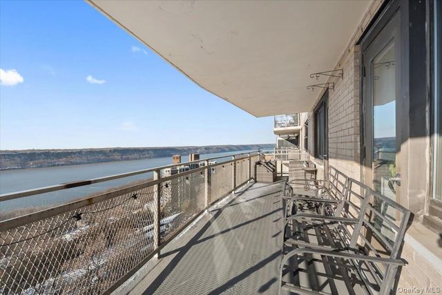 3671 Hudson Manor Terrace 14L, Bronx, NY 10463
