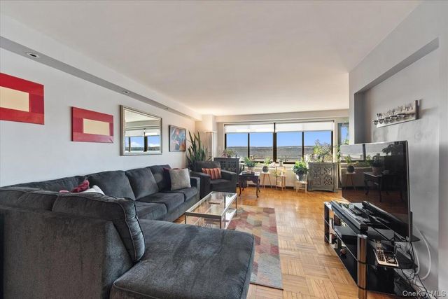 3671 Hudson Manor Terrace 14L, Bronx, NY 10463
