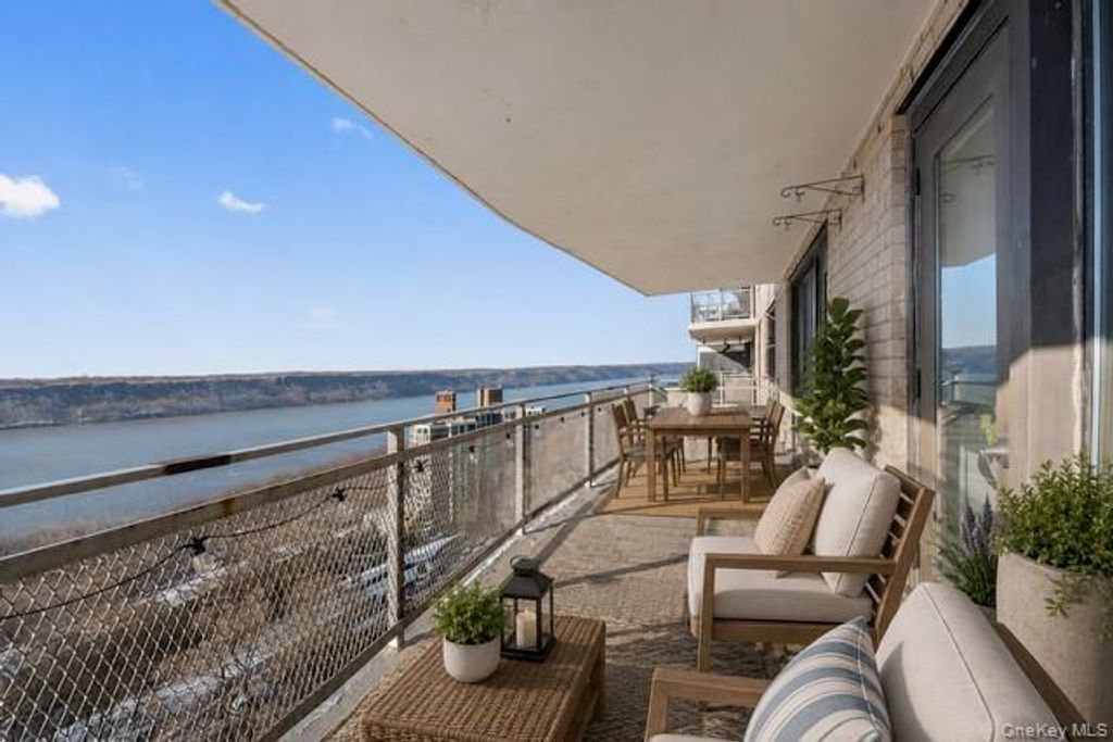 3671 Hudson Manor Terrace 14L, Bronx, NY 10463