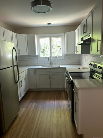416 Pitkin Hollow 416, Trumbull, CT 06611