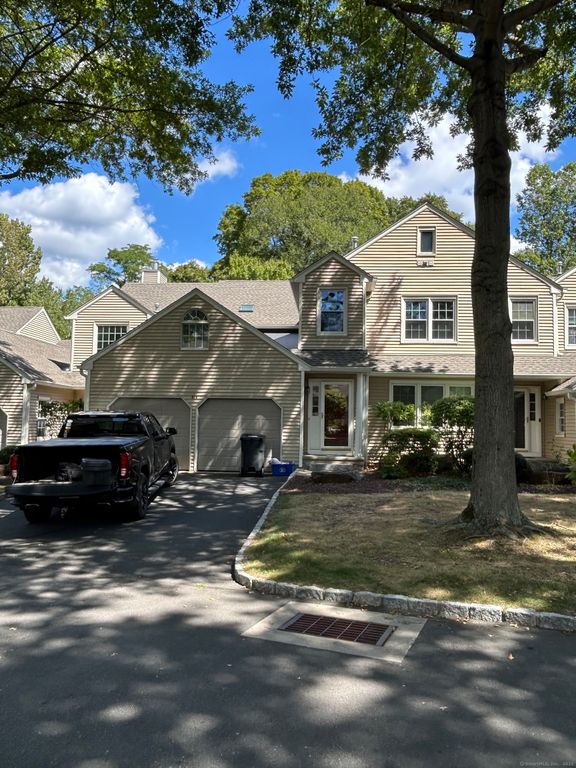 416 Pitkin Hollow 416, Trumbull, CT 06611