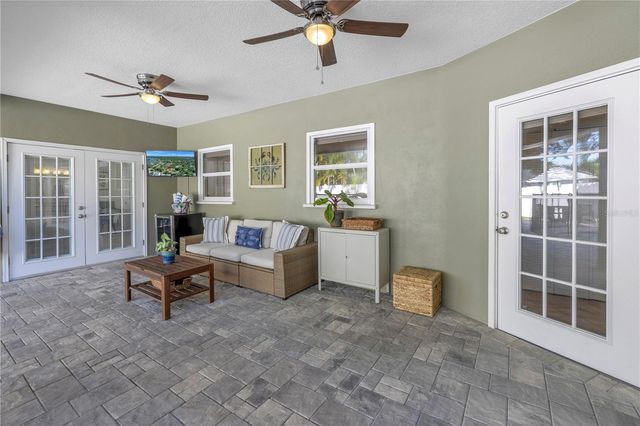 140 31ST AVENUE N, St Petersburg, FL 33704