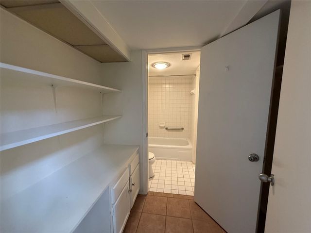 17 Casa Verde ST 17, Lakeway, TX 78734
