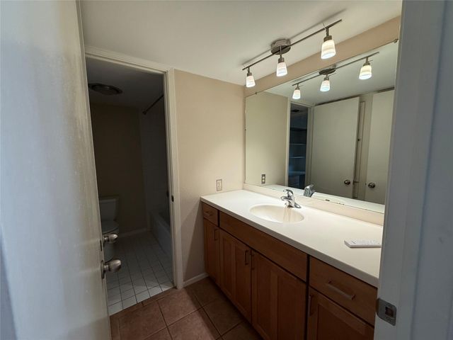 17 Casa Verde ST 17, Lakeway, TX 78734