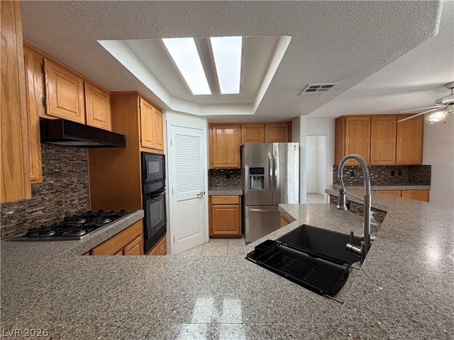 8852 Polo Bay Circle, Las Vegas, NV 89117