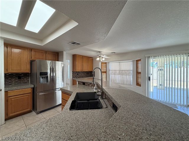 8852 Polo Bay Circle, Las Vegas, NV 89117