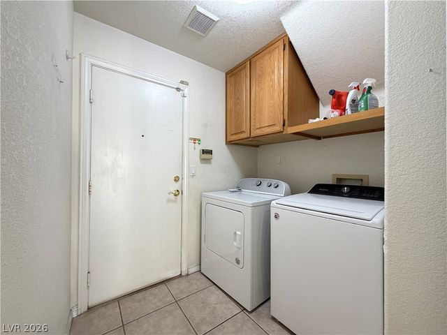 8852 Polo Bay Circle, Las Vegas, NV 89117