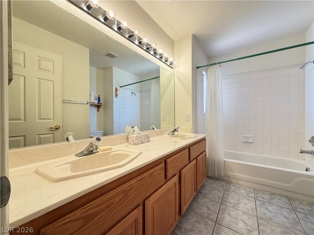 8852 Polo Bay Circle, Las Vegas, NV 89117