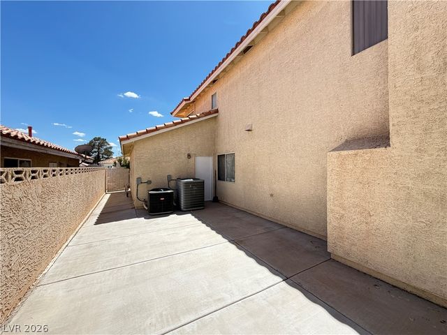 8852 Polo Bay Circle, Las Vegas, NV 89117