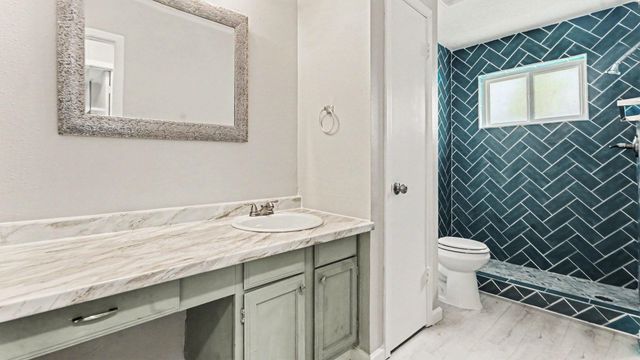 2431 Tall Ships Drive, Friendswood, TX 77546