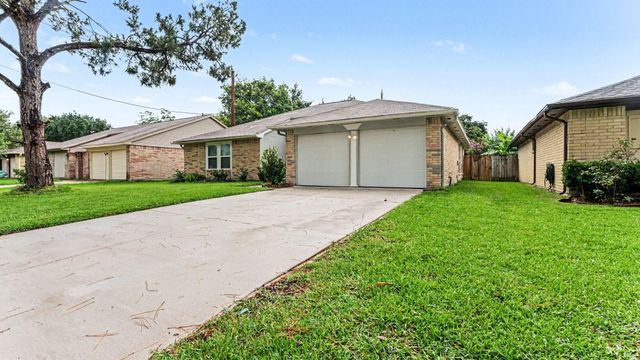 2431 Tall Ships Drive, Friendswood, TX 77546