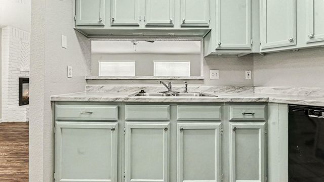 2431 Tall Ships Drive, Friendswood, TX 77546