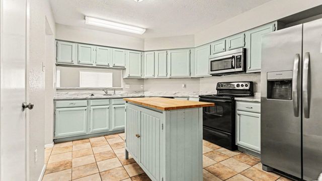 2431 Tall Ships Drive, Friendswood, TX 77546