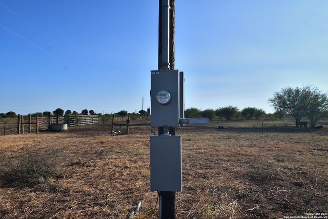 3211 CR 301, Knippa, TX 78870