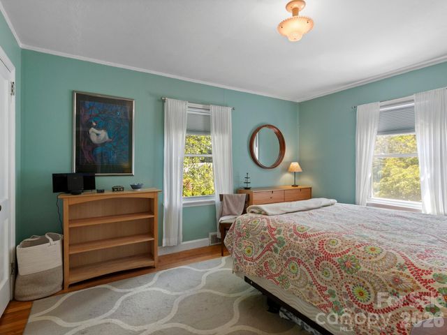 28 Arthur Road, Asheville, NC 28806