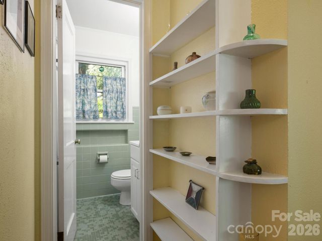 28 Arthur Road, Asheville, NC 28806