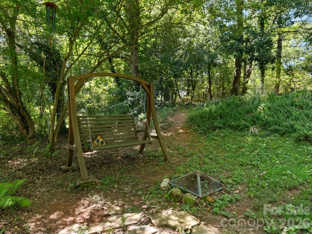 28 Arthur Road, Asheville, NC 28806