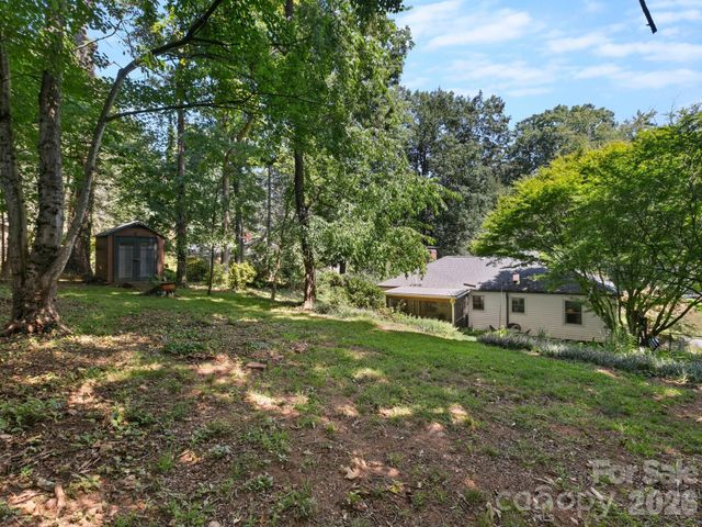 28 Arthur Road, Asheville, NC 28806