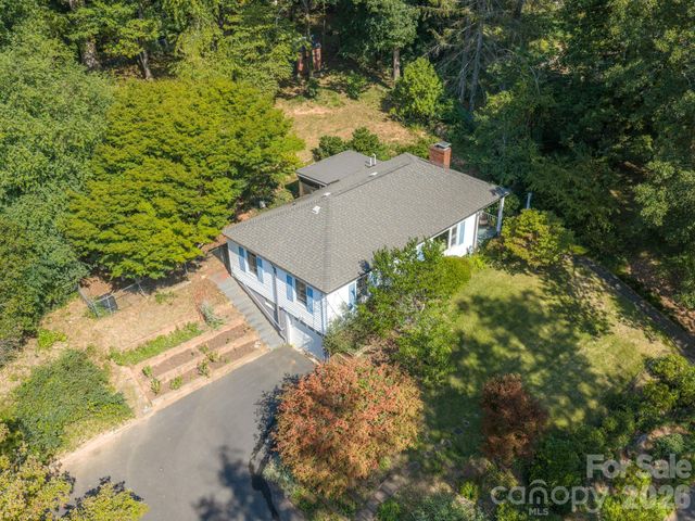 28 Arthur Road, Asheville, NC 28806