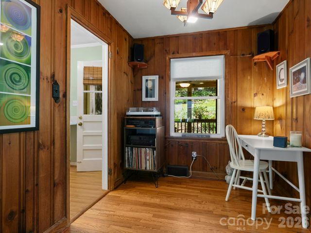 28 Arthur Road, Asheville, NC 28806