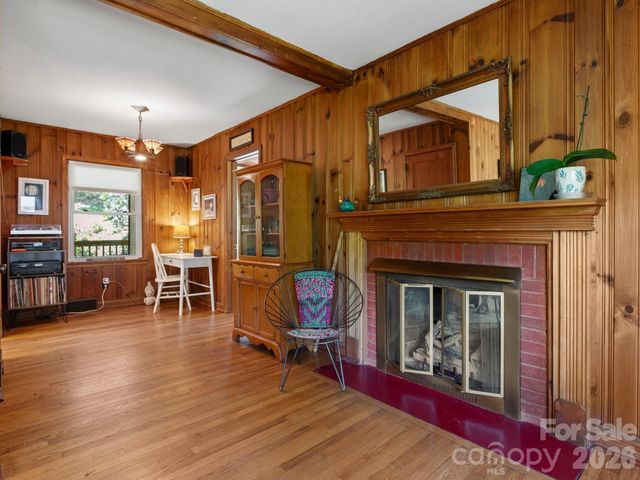 28 Arthur Road, Asheville, NC 28806