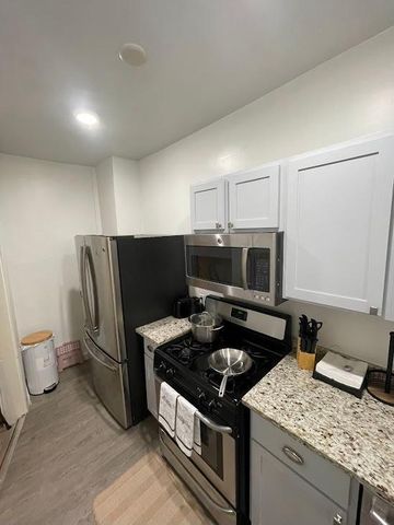 2740 Lyndale Avenue S, Minneapolis, MN 55408