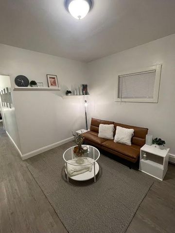 2740 Lyndale Avenue S, Minneapolis, MN 55408