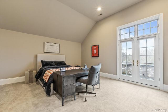 2370 Pond Vallee Drive, Oakland Charter Township, MI 48363