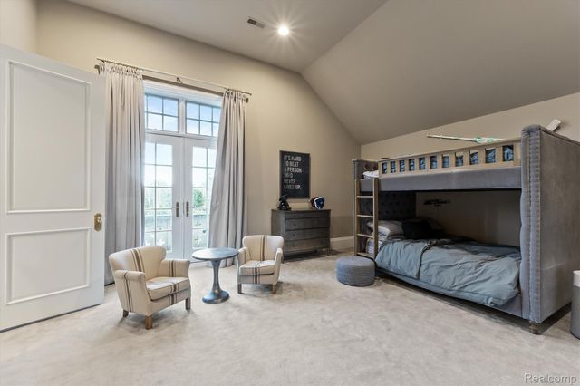 2370 Pond Vallee Drive, Oakland Charter Township, MI 48363
