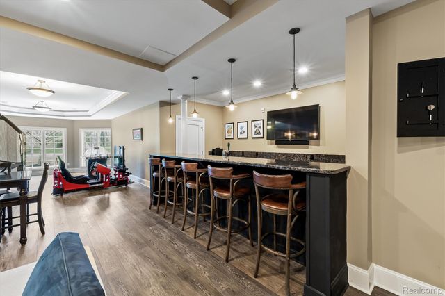 2370 Pond Vallee Drive, Oakland Charter Township, MI 48363