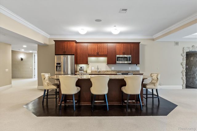 2370 Pond Vallee Drive, Oakland Charter Township, MI 48363