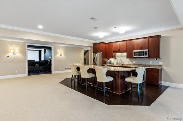 2370 Pond Vallee Drive, Oakland Charter Township, MI 48363