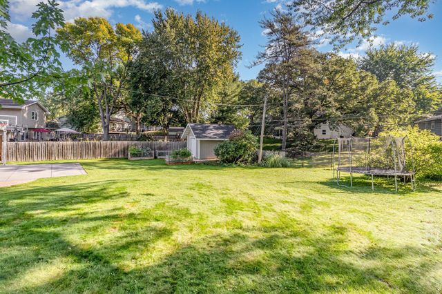 1749 Lamplight Drive, Woodbury, MN 55125