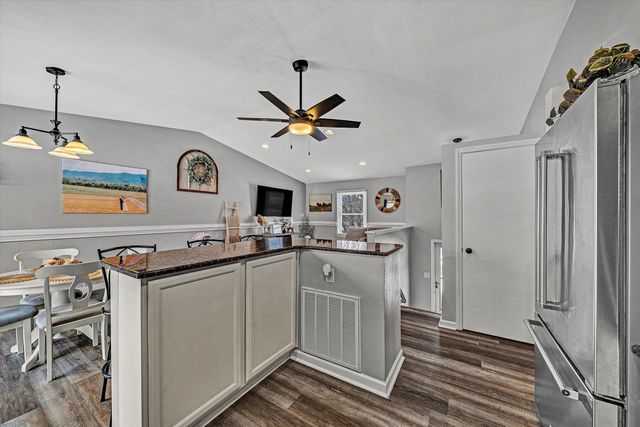 30 Vela CIR, Roanoke, VA 24019