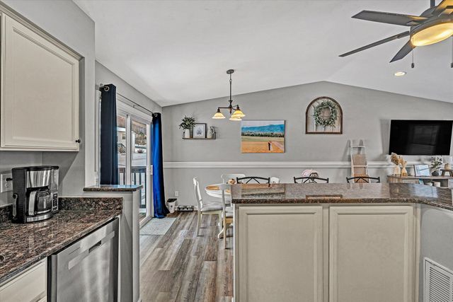 30 Vela CIR, Roanoke, VA 24019