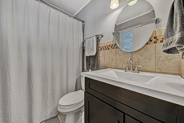 30 Vela CIR, Roanoke, VA 24019