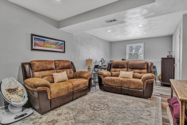 30 Vela CIR, Roanoke, VA 24019